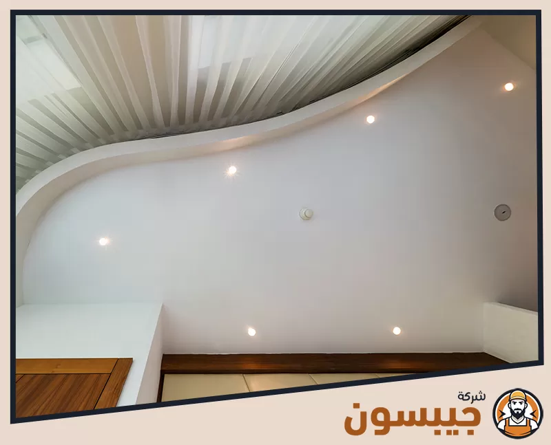 قبل التصميم وبعد إنهاء تركيب الجبس